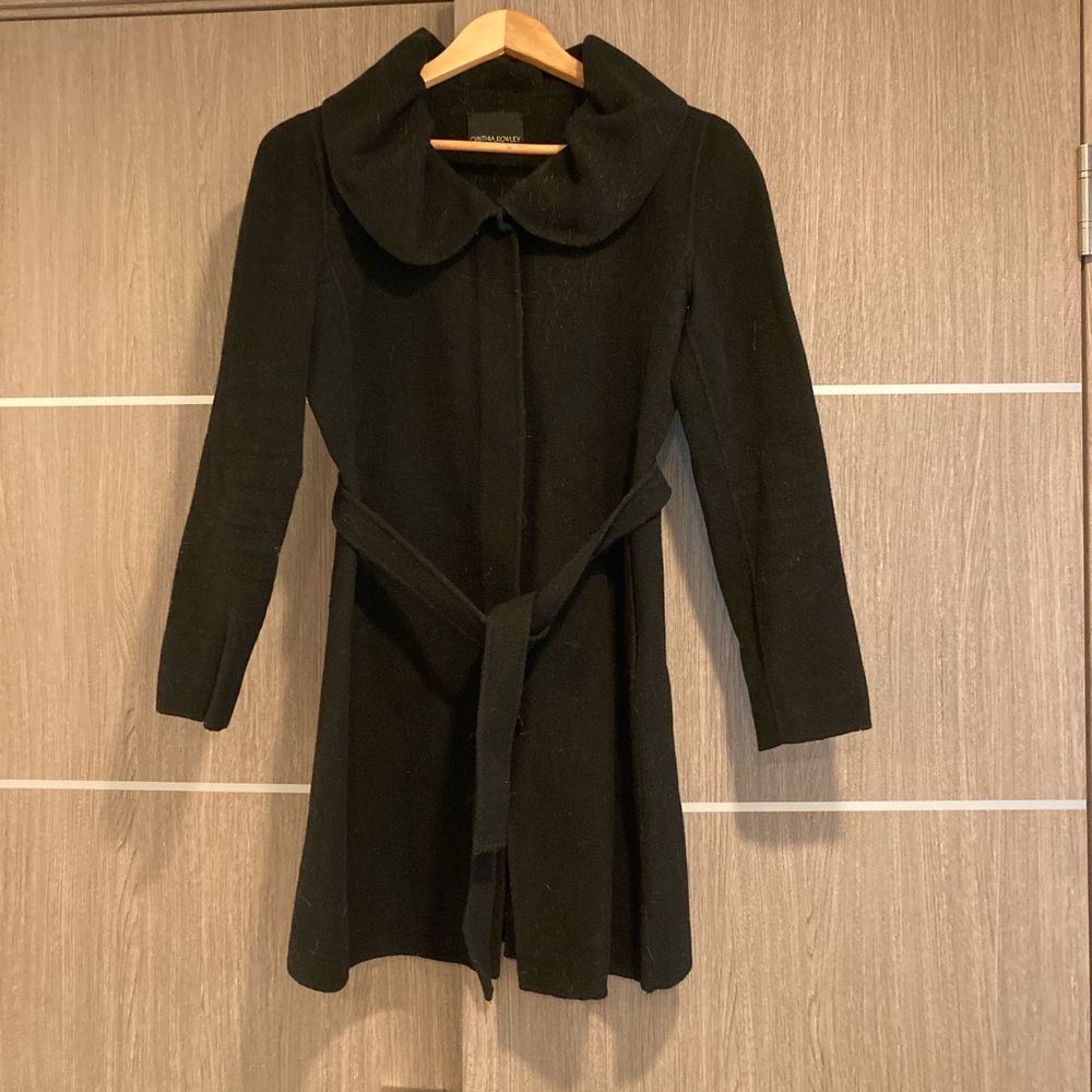 Black wool Cynthia Rowley coat with cute collar
